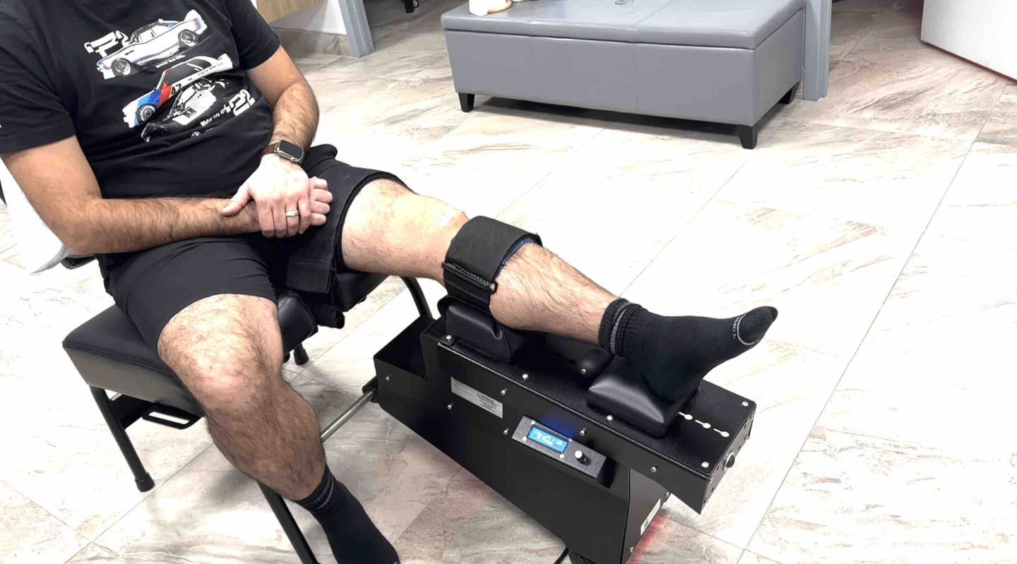 Knee Decompression therapy in Richmond Hill